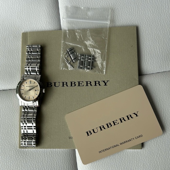 Burberry Heritage Watch - Picture 3 of 6